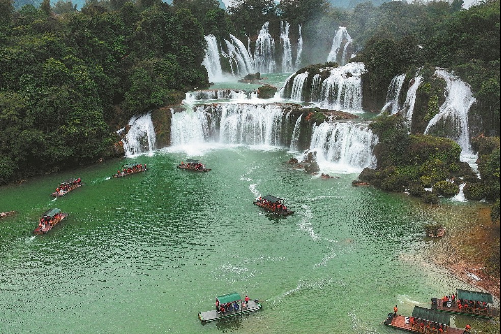 Tourism cooperation flows from falls