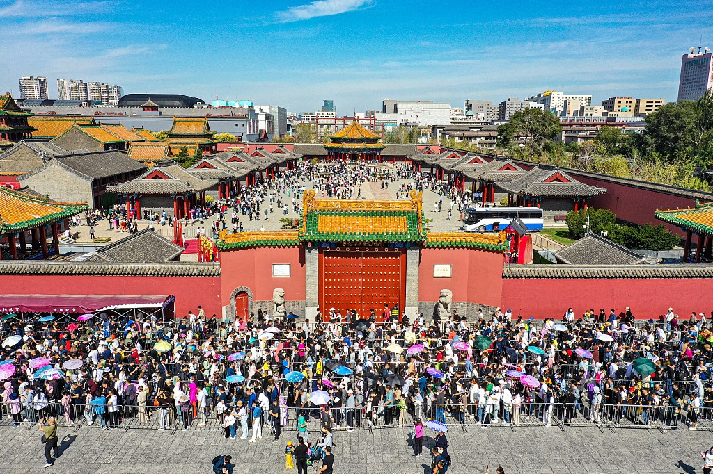 China's domestic tourism revenue up 114% year-on-year in first three quarters
