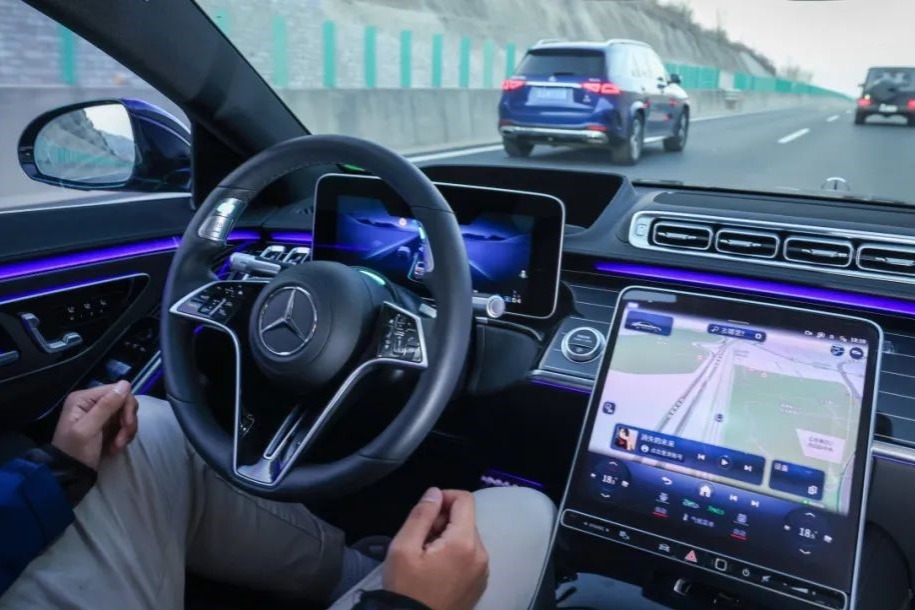 Mercedes tests L3 vehicles on Beijing expressways