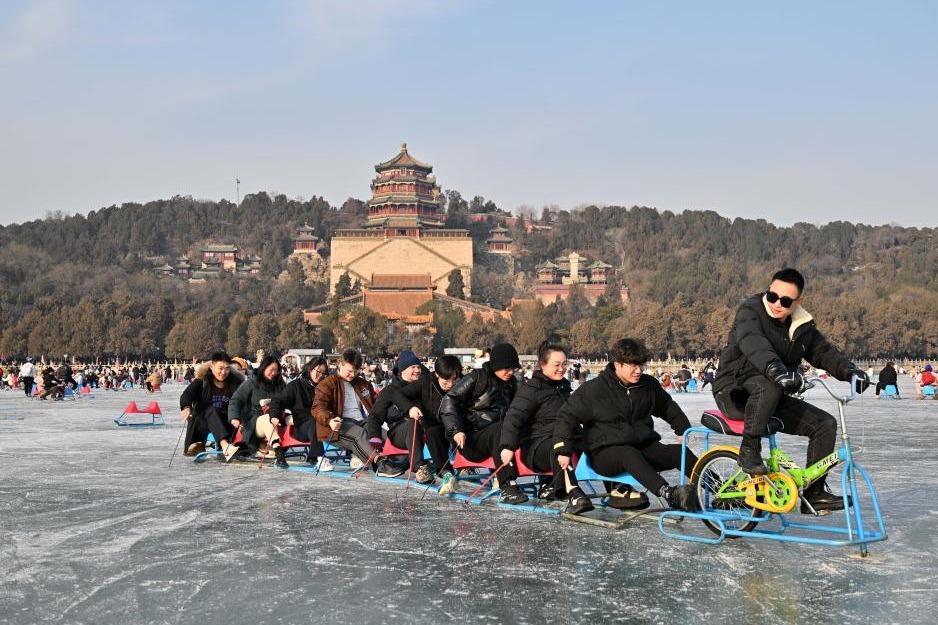 Beijing scenic areas record over 4.8m visits during New Year holiday