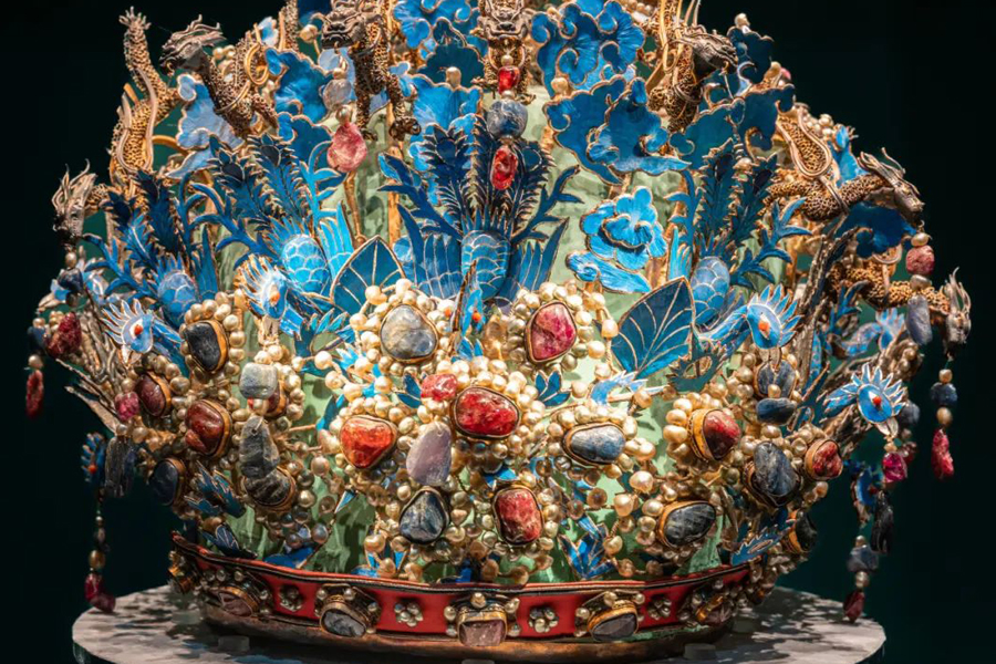 Stunning 16th-20th-century jewelry and accessories gathered in Chengdu exhibition