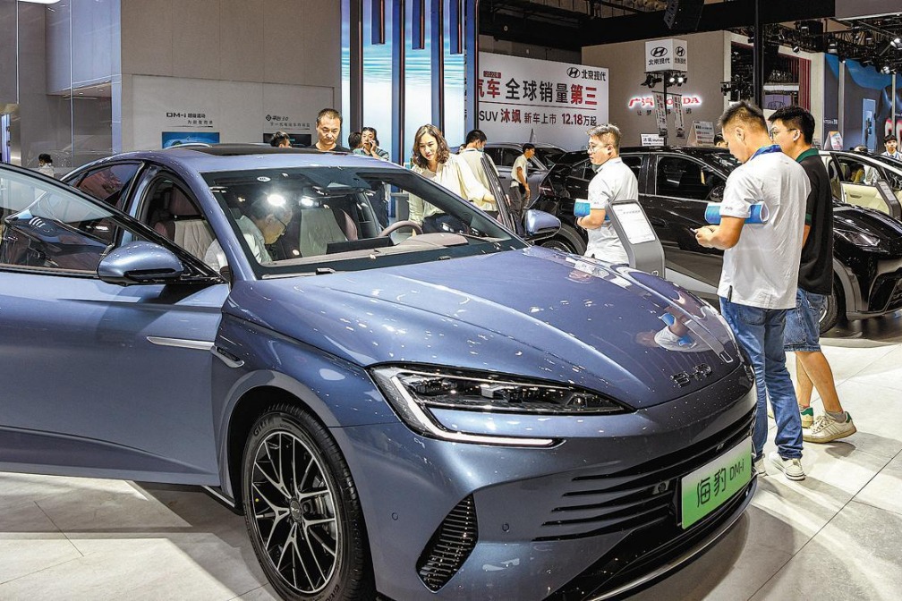 BYD overtakes Tesla in sales for Q4