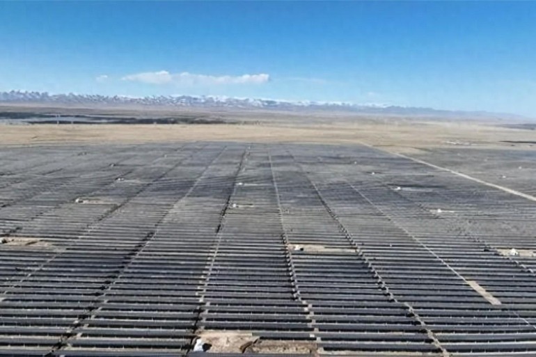 900 MW photovoltaic project launched on Qinghai-Tibet Plateau