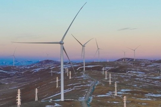 World's largest ultra-high-altitude wind farm in operation in Xizang