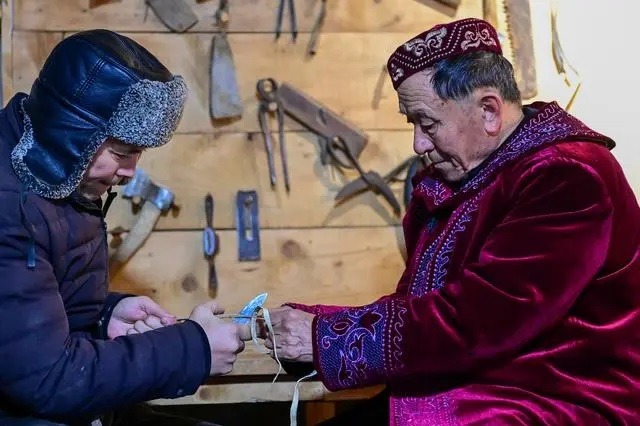 Ancient horsehide ski-making lives on in Altay