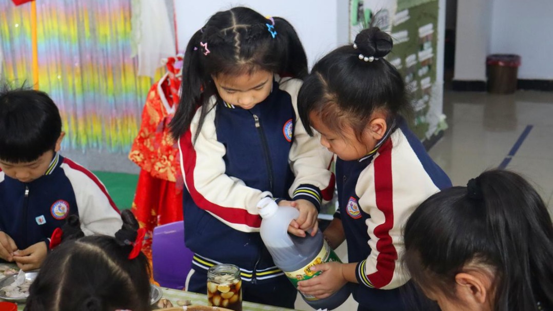Hebei kindergarten students embrace tradition with Laba porridge
