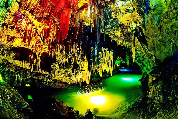 Embark on an adventure to the Benxi Water Cave scenic area in northeastern China
