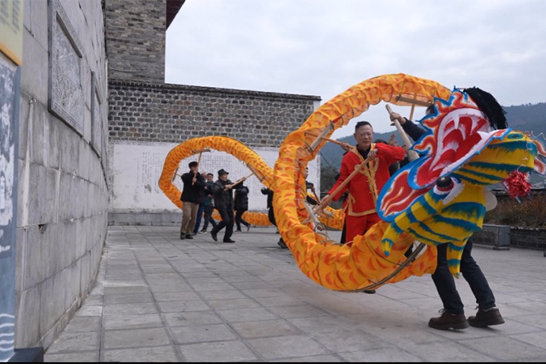 Zhenyuan county prepares for 400-year-old Dragon Lantern Fair