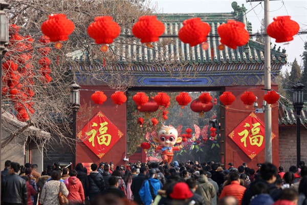 Beijing prepares grand celebration for Spring Festival with traditional splendor