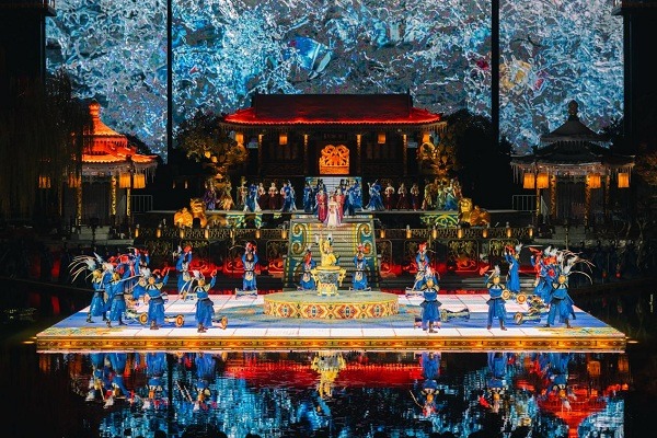 Dance drama at Huaqing Palace wows visitors