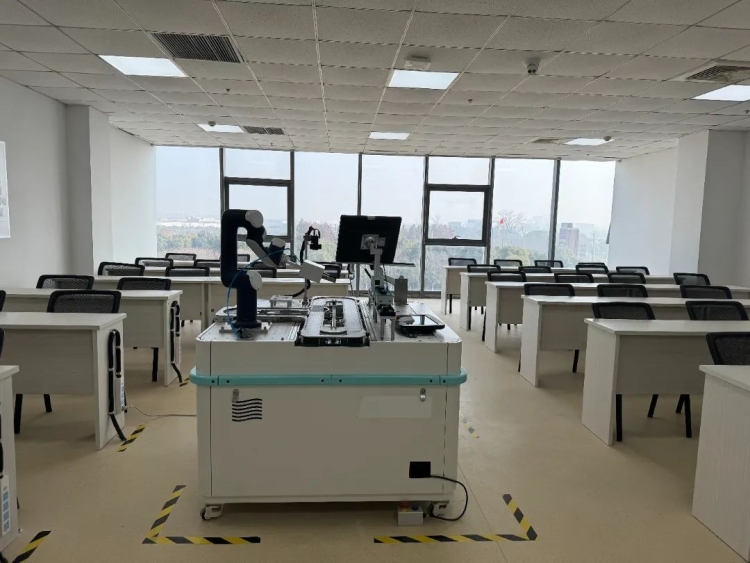 Smart manufacturing training lab launched in Wuxi's Xinwu district