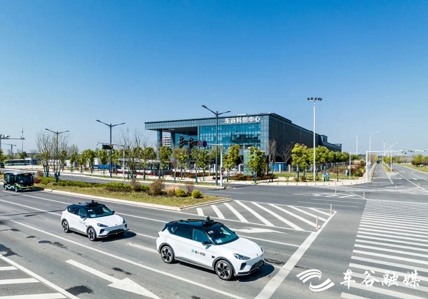 Wuhan becomes world's largest autonomous driving operation service region