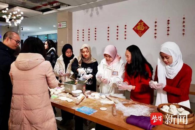 International students experience traditional Chinese festivities in Yangzhou