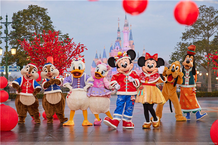 Shanghai Disney Resort gets into festive spirit