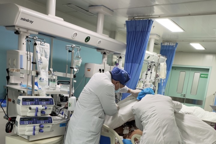 China continues to enhance public medical services