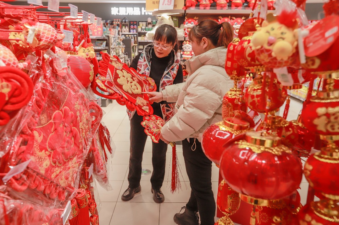 As Lunar New Year approches, shoppers abound