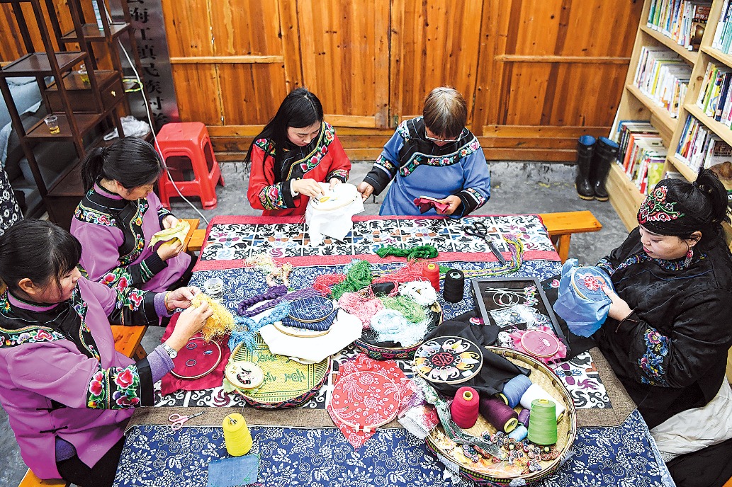 Mothers bring kids to work at Hunan factory