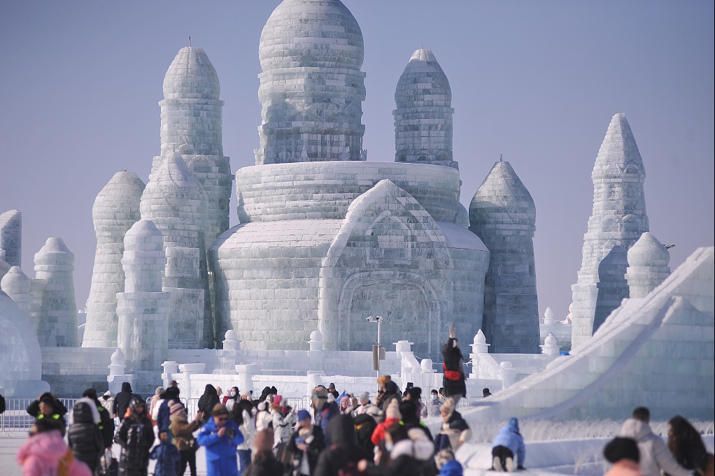 Harbin Ice and Snow World closes with record-breaking attendance