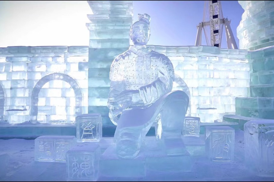 Terracotta warrior ice sculptures amaze in Harbin