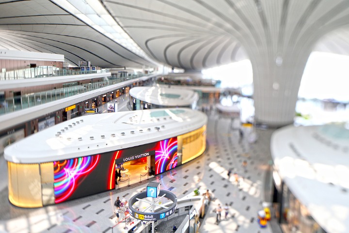 Beijing airports enhance payment facilities for foreigners