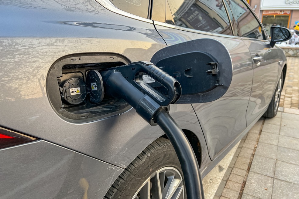 Shortage of EV charging spots rattles travelers