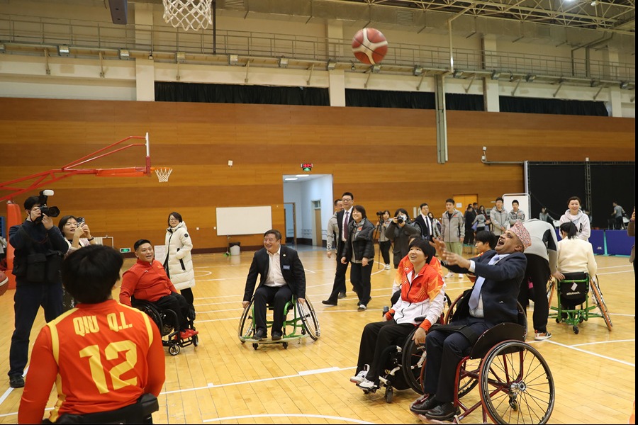 Foreigners laud China's efforts to improve lives of disabled