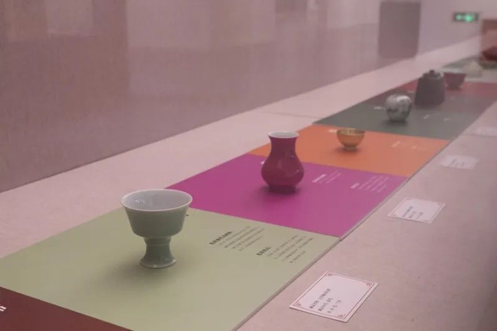 Explore a chromatic world hidden in traditional Chinese plants and ancient artifacts