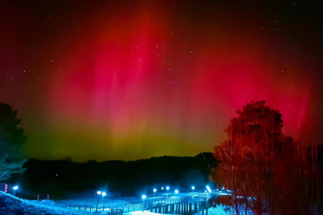Northern lights paint sky in far North China
