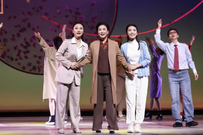 Yueju Opera graces stage in Wuhan