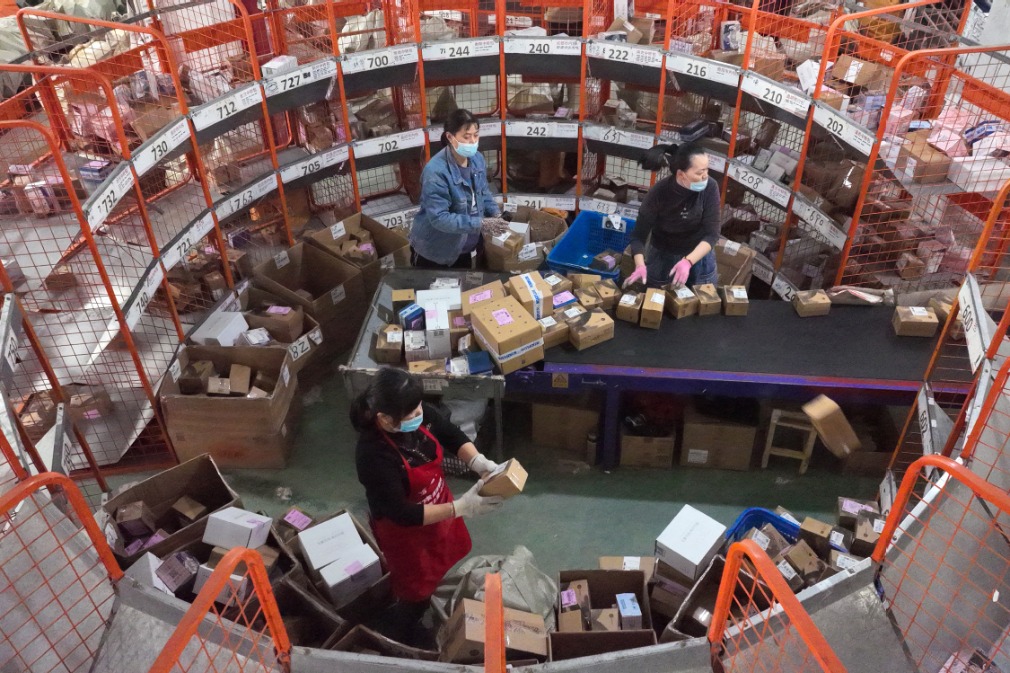 China tightens parcel delivery rules to boost green practices and customer rights