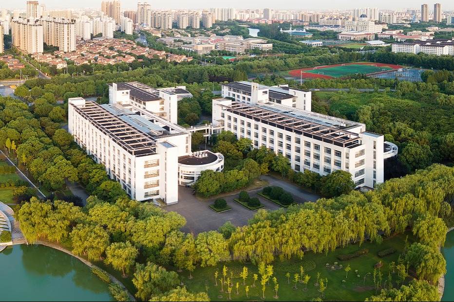Shanghai adjusts university majors to match industrial needs