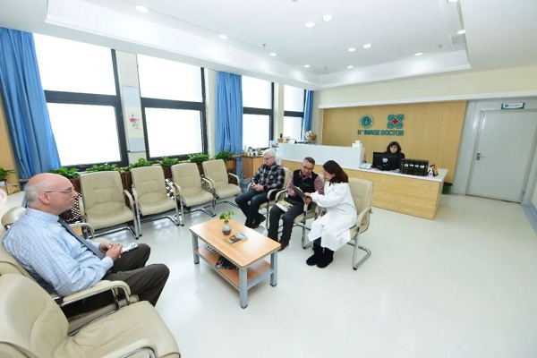 Wuhan intl healthcare receives thumbs up from expat