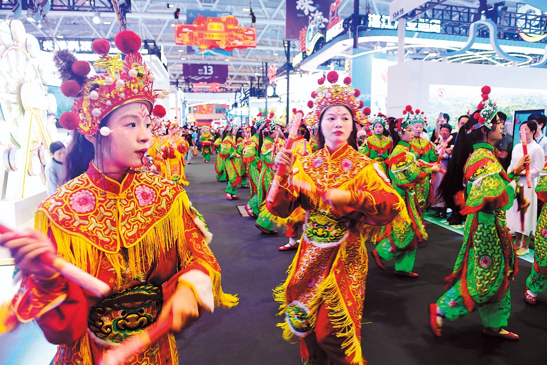 Cultural exhibition opens in Shenzhen