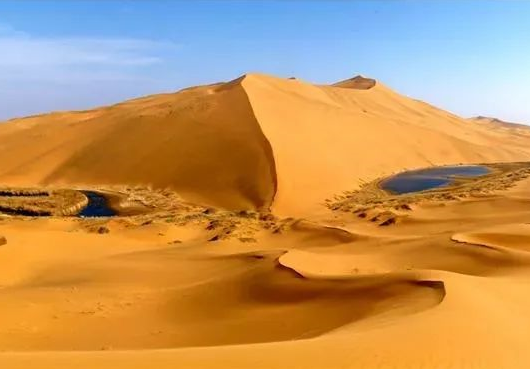 Iraqi vlogger explores wonders of desert in Alshaa League 