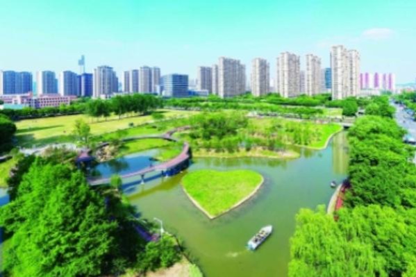 Nanjing's 'Love Bay' park offers romantic retreat for young people