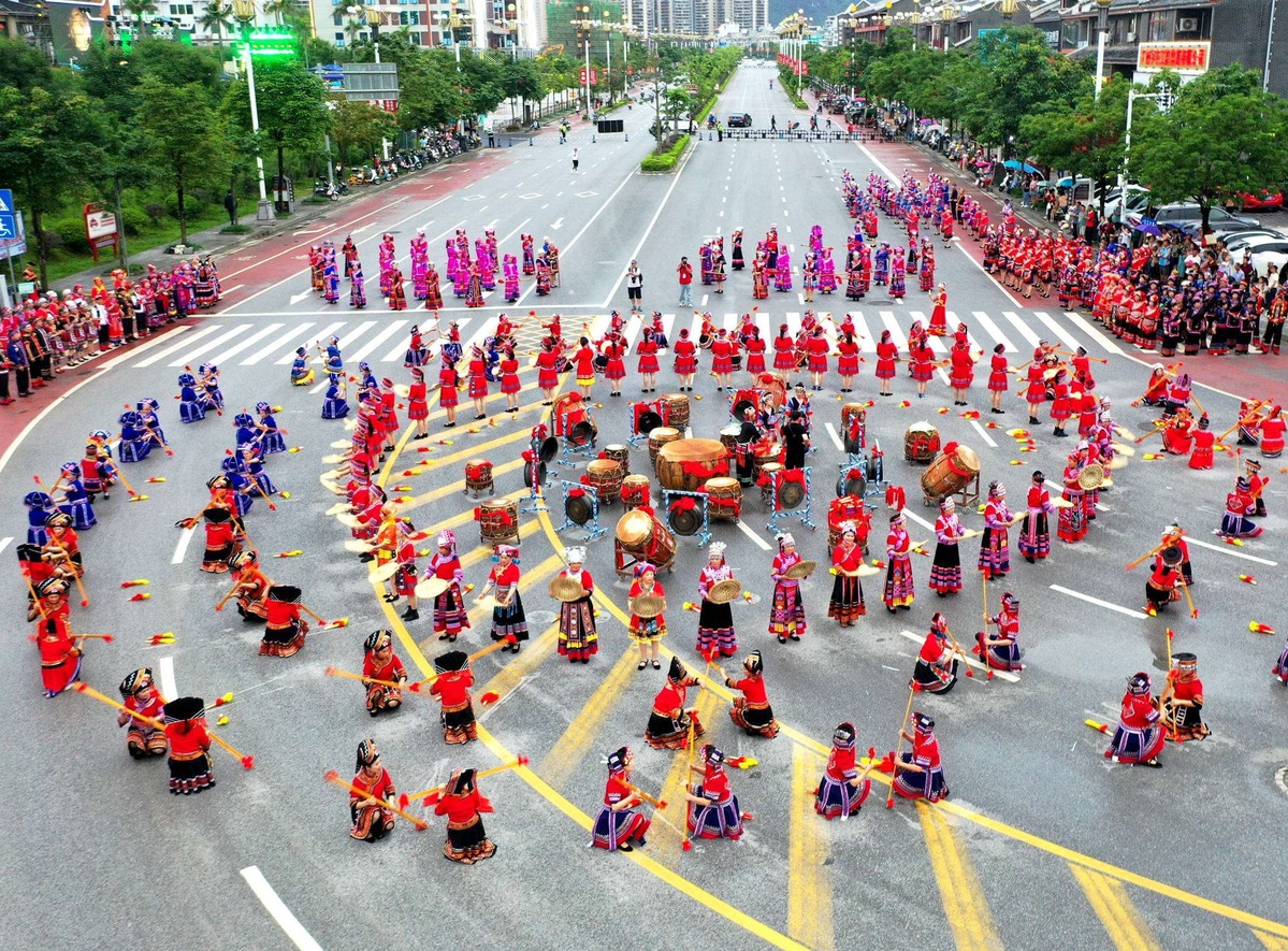 Dahua's cultural spectacle makes splash