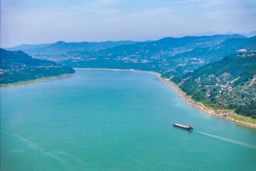 Diversified tourism spurs new growth in China's Three Gorges Reservoir area