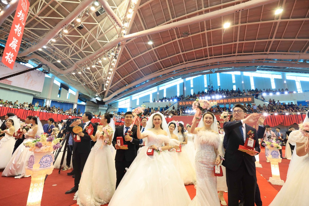 Harbin Institute of Technology celebrates group student wedding with special diamonds