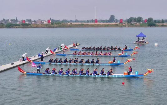 Dragon boat races at Xinghua city thrill spectators