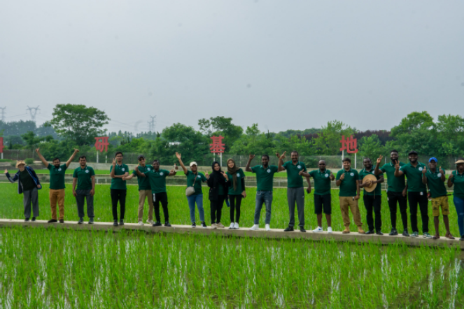 Nanjing Agricultural University students explore agricultural innovations in Anhui