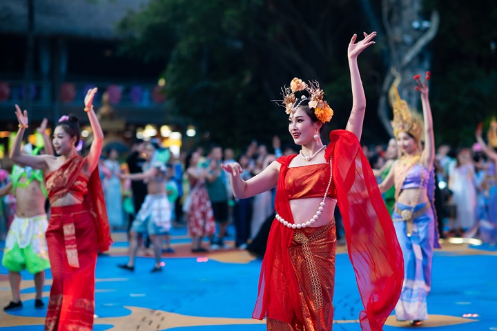Shenzhen Splendid China Folk Village launches colorful summer carnival