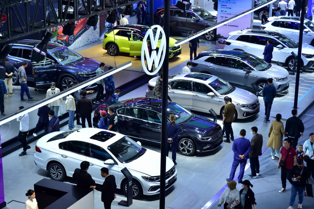 Call for open markets and cooperation by auto execs