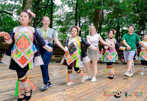 European travel agents explore ethnic culture in Guizhou