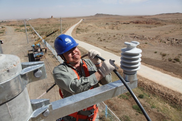 Baotou city adds new power line to Mongolia
