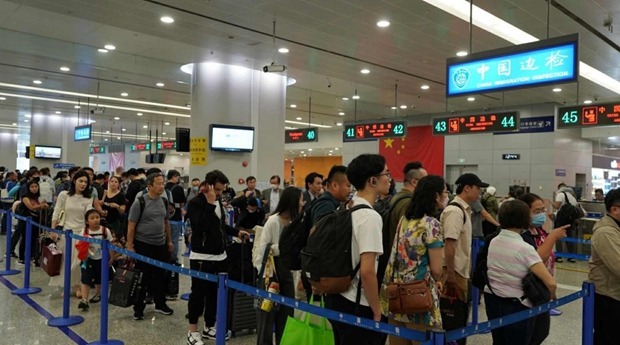 Shanghai Pudong Intl Airport welcomes record-high passenger volume