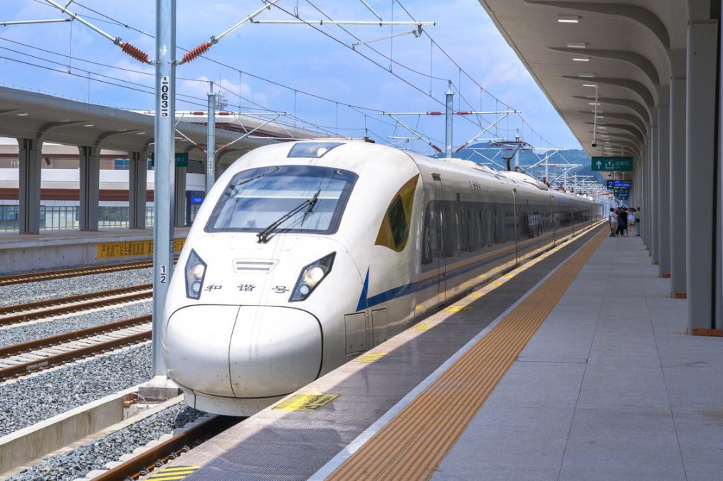 Chinese company unveils bogies for 400 km/h bullet trains