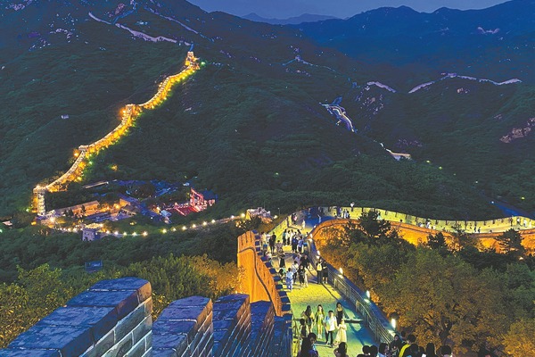 Tourism revitalizes ancient village near Great Wall