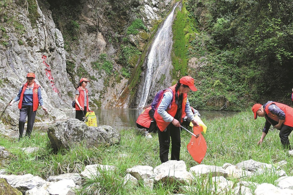 Villagers volunteer as 'riverkeepers'