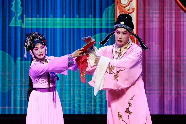 Traditional Puju Opera wows audiences in Yuncheng