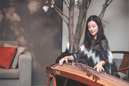 Musician mixes tradition in combining East and West